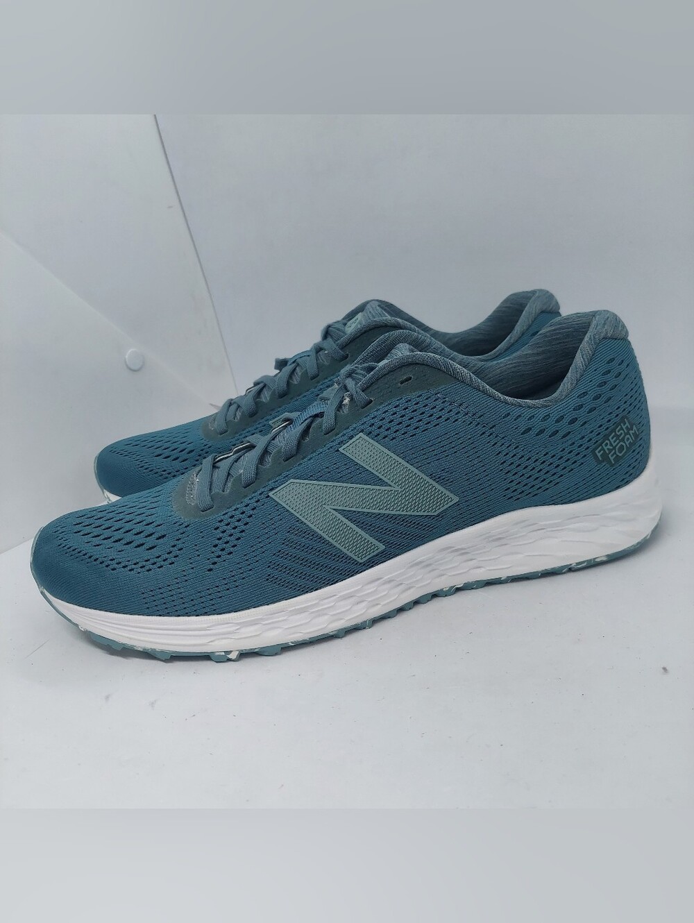 New Balance Fresh Foam Arishi Sneakers Sport Running Gym Shoes Womens Size 11